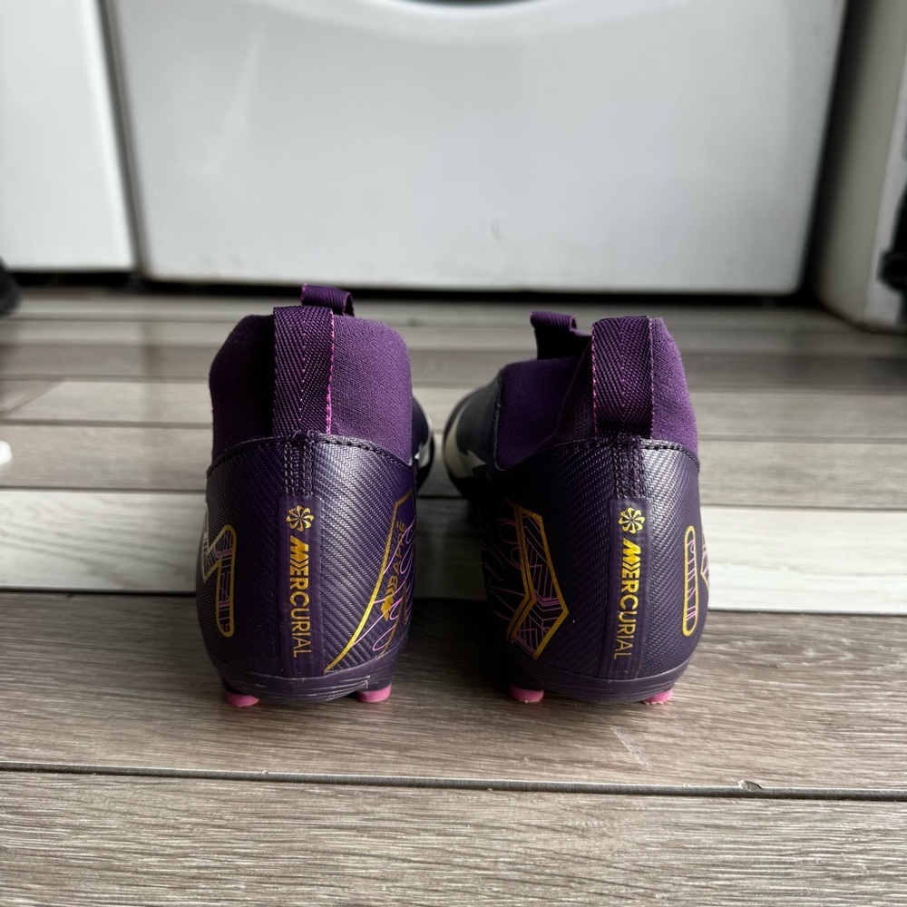 Nike Soccer Cleats | Size: 5Y | Regular Condition - Picture 7 of 9